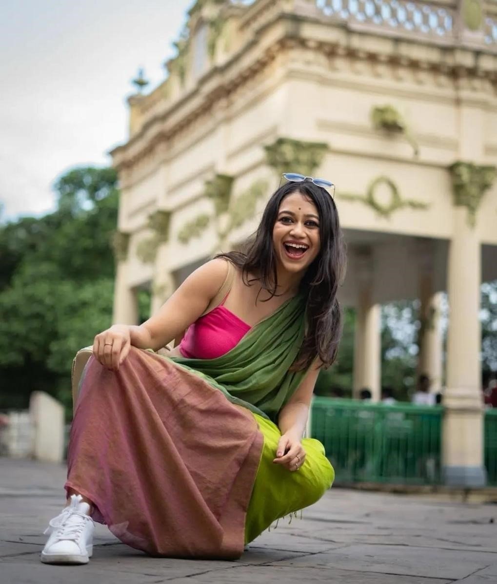 Ziya Dual-Toned Cotton Saree – Olive Green & Fuchsia Pink Delight